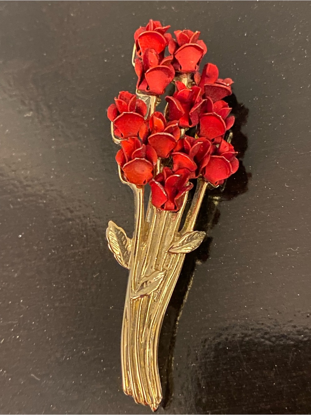 Vintage Danbury Mint Gold-Plated Dozen Roses Flower Bouquet Brooch Pin